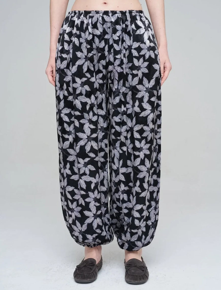 Leaf Patterned Elasticated Hem Viscose Women's Trousers - Black