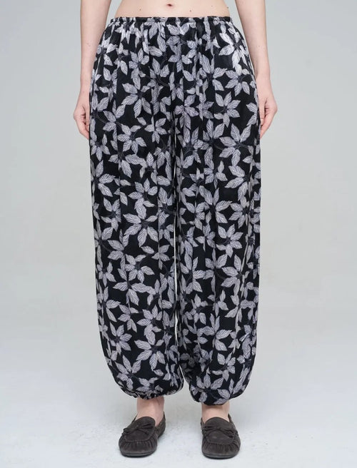 Leaf Patterned Elasticated Hem Viscose Women's Trousers - Black