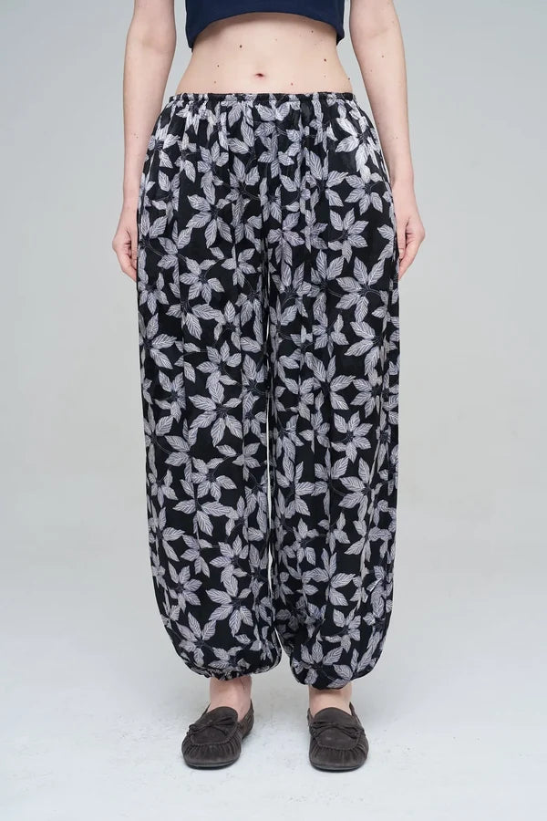 Leaf Patterned Elasticated Hem Viscose Women's Trousers - Black